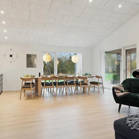 بيت للعطل 5 Bedroom In *