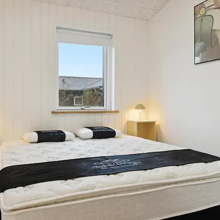 5 Bedroom In *
