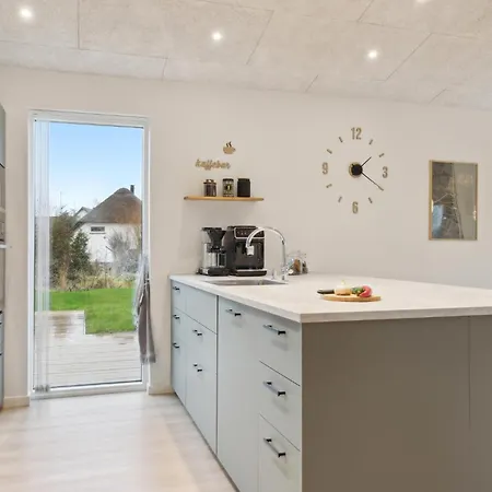 5 Bedroom In